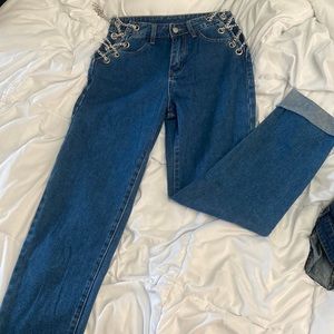 I would love going out in these but my fat be pushing out the chain lol